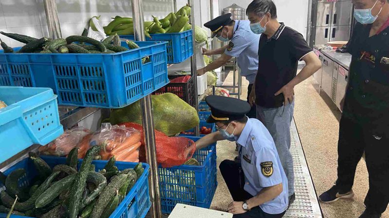 新手做食品批发加盟注意事项：揭秘行业潜规则与合规要点